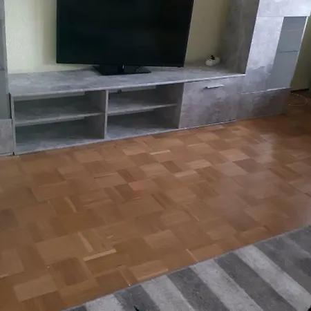 Zentrale Ferienwohnung In Апартаменты