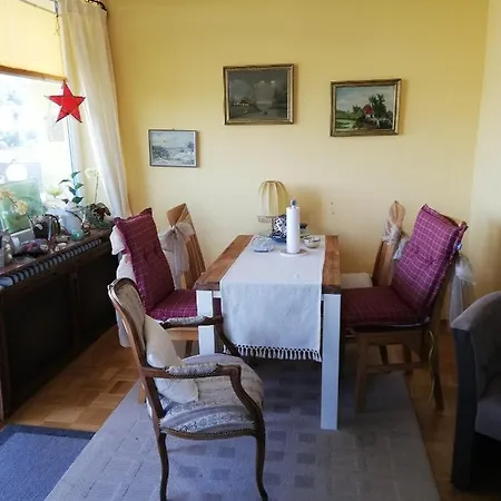 Zentrale Ferienwohnung In Апартаменты Бад-Нойенар-Арвайлер